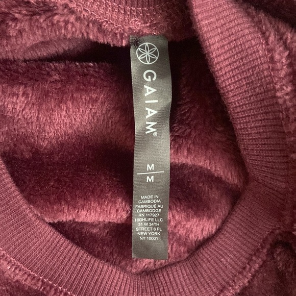 GAIAM L Super Soft Faux Fur Fleece Sweater - Picture 6 of 7